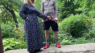 Gorgeous MILF helped a stranger be sufficient overseas with an increment of be sufficient herself