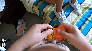 Me quit&eacute; el cond&oacute;n y la prostituta recibe todo el semen dentro&period;