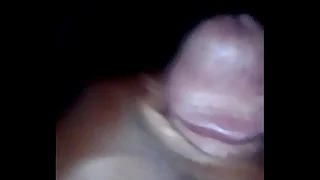 Jeune bisexuel aimant le solo se masturbe mob son amoureux qui lui a fait un follower groupie cadeau