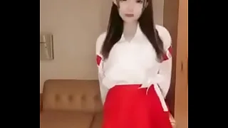 miko's waist swinging