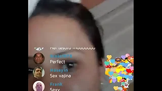 Italiana desnuda en vivo