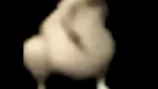 Un pinche pollo caminando bien chido con la canci&oacute;n del Mario Bros 2 usa