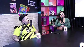 Ela faz sele&ccedil;&atilde;o de pau&comma; mas no momento&comma; n&atilde;o tenho gravado com f&atilde;s - Monica Lima Official