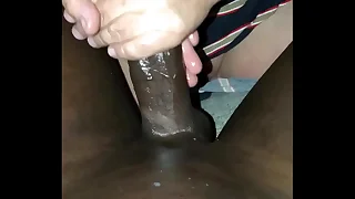 Mi esposa le da un masaje a mi pene