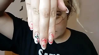 Pioneering Amulet QUEEN